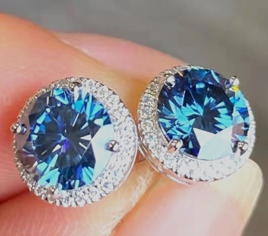 Blue Blue moissanite